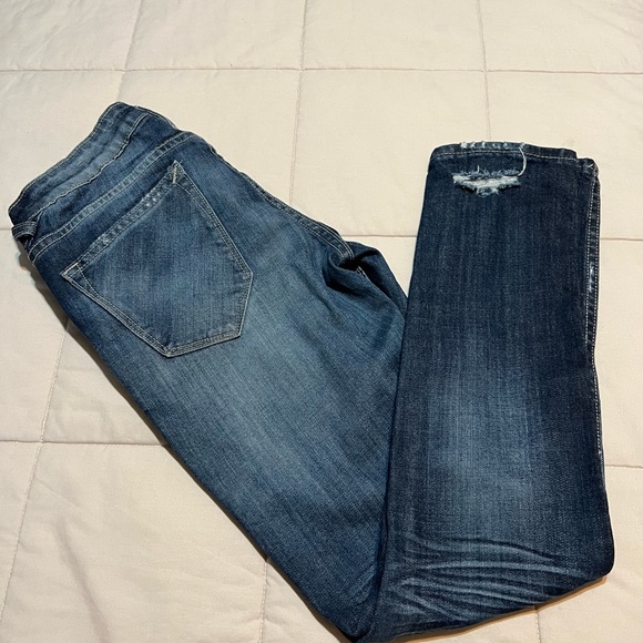 Vigoss Womens Jeans Size 27 Distressed, Wrinkle Detail on the back of legs. EUC - Picture 8 of 8